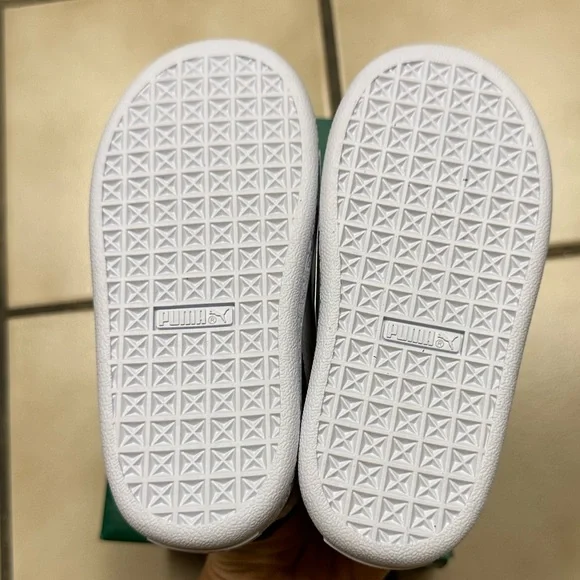 NEW PUMA Suede Classic Slip on Shoes - Picture 8 of 9